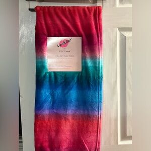 Betsy Johnson, tie-dye, rainbow throw blanket, NWT